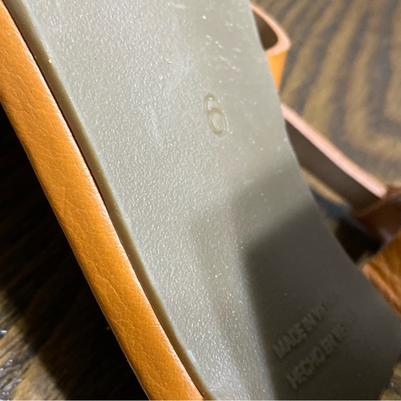 NWOT Old Navy Tan Brown Block Sandals Heels Size 6 - Picture 5 of 5